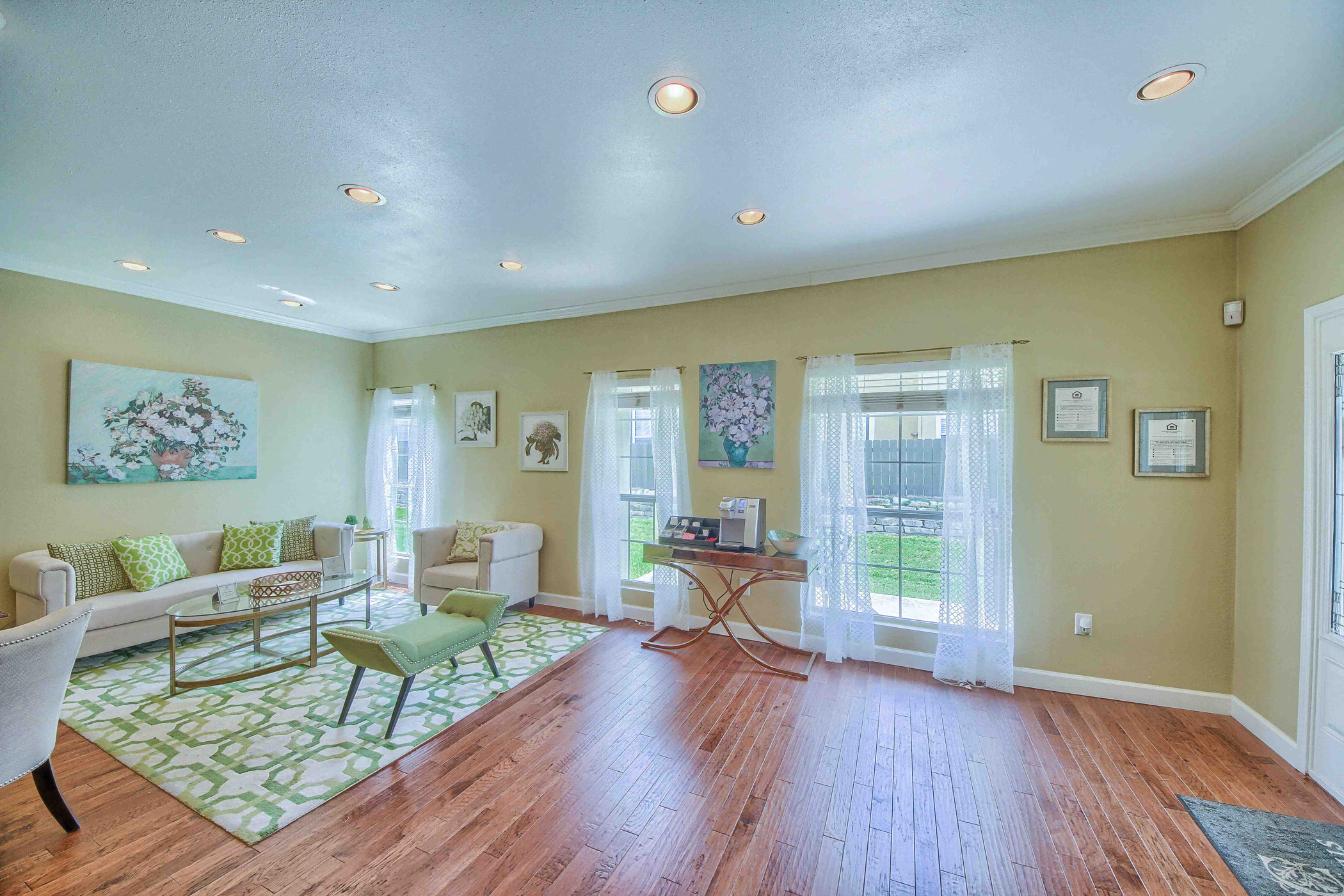 Castle Hills Townhomes Apartments in San Antonio, TX